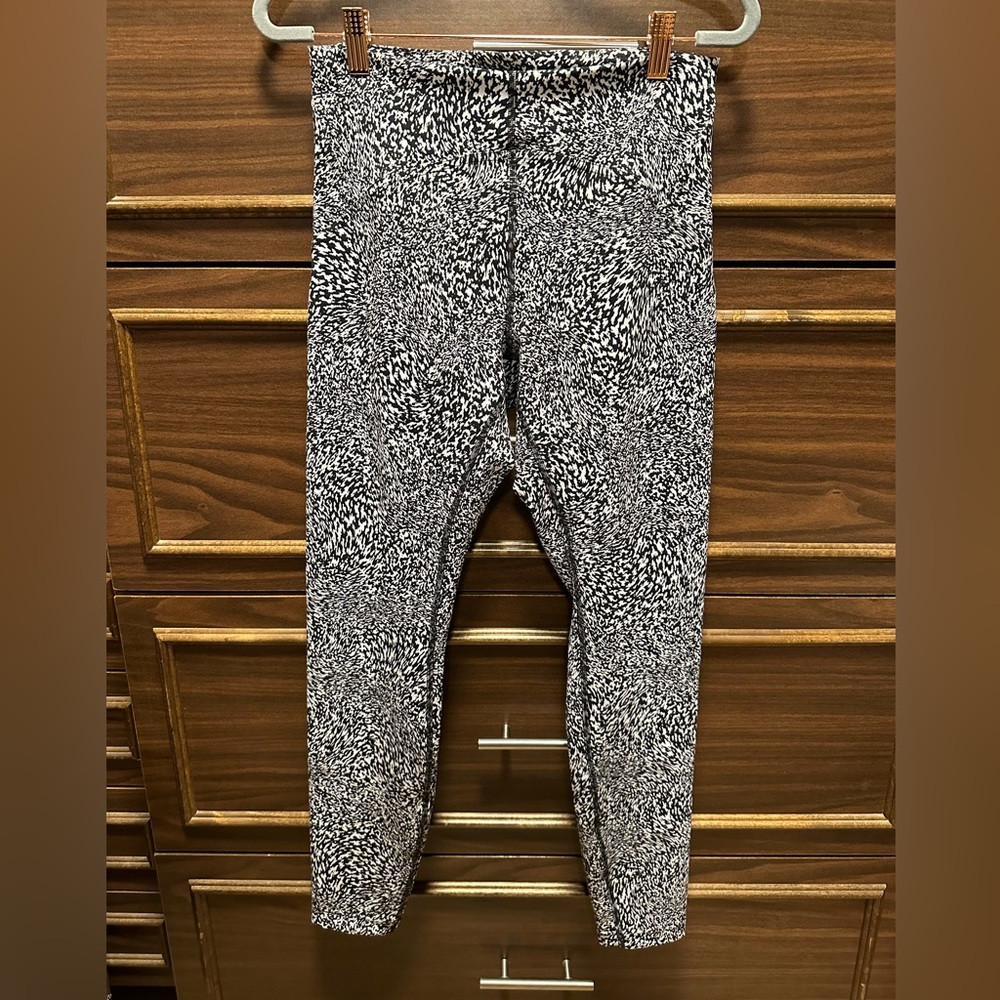 Lululemon InStill HR Leggings 28" Size 8